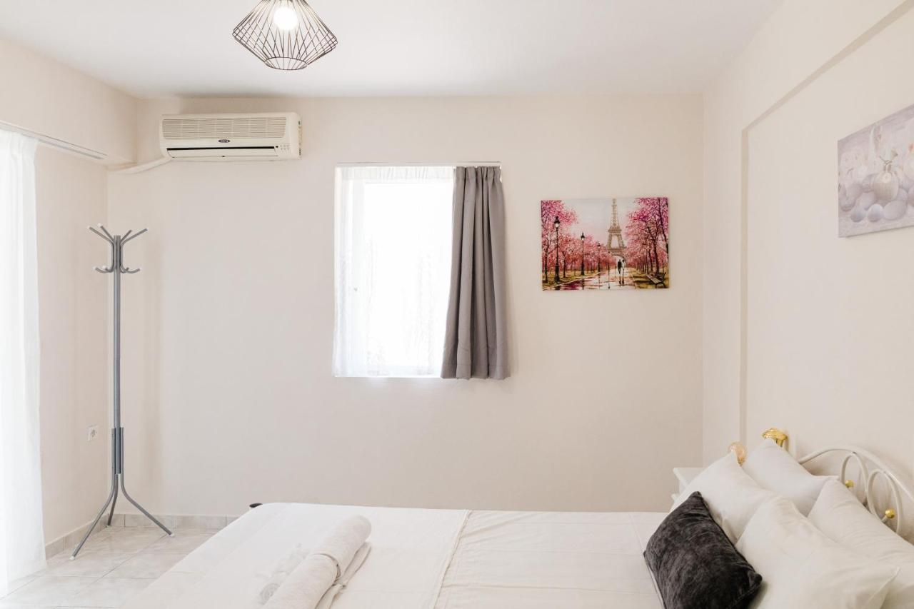 Alexandros Apartments Nydri Esterno foto