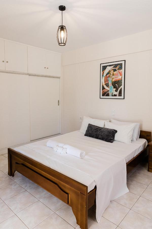 Alexandros Apartments Nydri Esterno foto